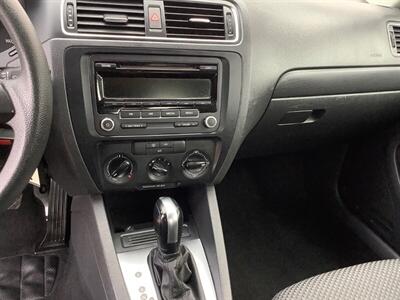 2014 Volkswagen Jetta S - Photo 14 - Crest Hill, IL 60403