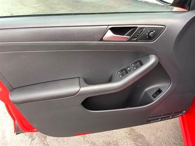 2014 Volkswagen Jetta S - Photo 10 - Crest Hill, IL 60403