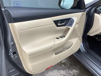 2016 Nissan Altima 2.5 SL   - Photo 15 - Crest Hill, IL 60403