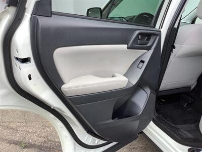 2015 Subaru Forester 2.5i Premium   - Photo 25 - Crest Hill, IL 60403