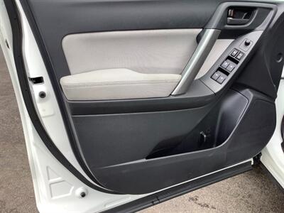 2015 Subaru Forester 2.5i Premium   - Photo 15 - Crest Hill, IL 60403