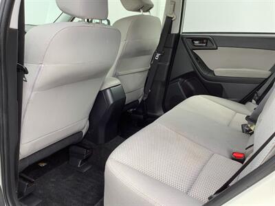 2015 Subaru Forester 2.5i Premium   - Photo 26 - Crest Hill, IL 60403