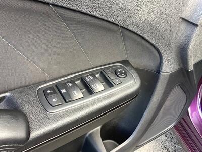 2020 Dodge Charger SXT - Photo 16 - Crest Hill, IL 60403