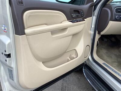 2010 GMC Yukon Denali   - Photo 15 - Crest Hill, IL 60403