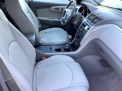 2011 Chevrolet Traverse LT - Photo 32 - Crest Hill, IL 60403