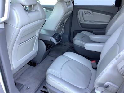 2011 Chevrolet Traverse LT - Photo 25 - Crest Hill, IL 60403