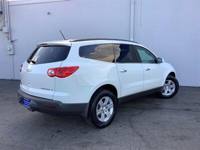 2011 Chevrolet Traverse LT - Photo 8 - Crest Hill, IL 60403