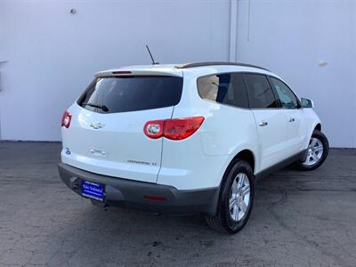 2011 Chevrolet Traverse LT - Photo 7 - Crest Hill, IL 60403