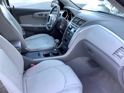 2011 Chevrolet Traverse LT   - Photo 31 - Crest Hill, IL 60403