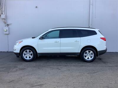 2011 Chevrolet Traverse LT   - Photo 3 - Crest Hill, IL 60403