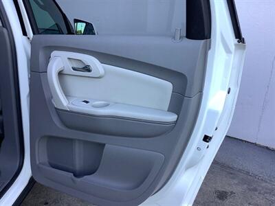 2011 Chevrolet Traverse LT - Photo 27 - Crest Hill, IL 60403