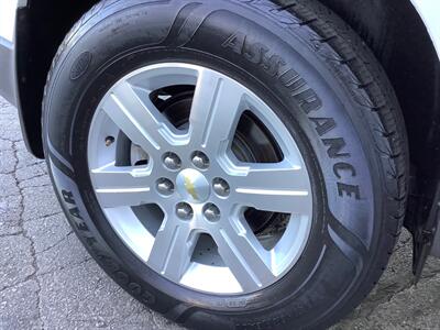 2011 Chevrolet Traverse LT   - Photo 43 - Crest Hill, IL 60403