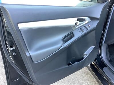 2009 Pontiac Vibe GT - Photo 11 - Crest Hill, IL 60403