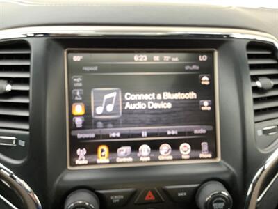 2017 Jeep Grand Cherokee Overland   - Photo 20 - Crest Hill, IL 60403
