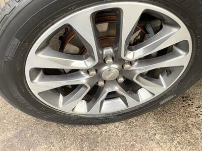 2017 Jeep Grand Cherokee Overland   - Photo 53 - Crest Hill, IL 60403