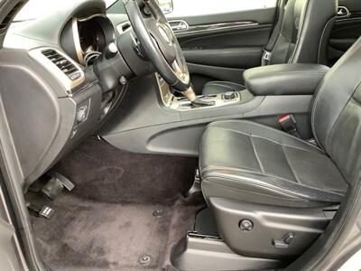 2017 Jeep Grand Cherokee Overland - Photo 13 - Crest Hill, IL 60403