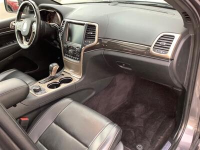 2017 Jeep Grand Cherokee Overland - Photo 36 - Crest Hill, IL 60403