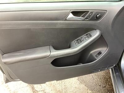 2012 Volkswagen Jetta SE PZEV - Photo 25 - Crest Hill, IL 60403
