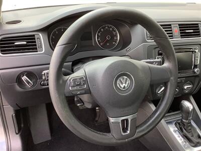 2012 Volkswagen Jetta SE PZEV - Photo 7 - Crest Hill, IL 60403