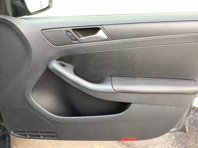 2012 Volkswagen Jetta SE PZEV - Photo 34 - Crest Hill, IL 60403