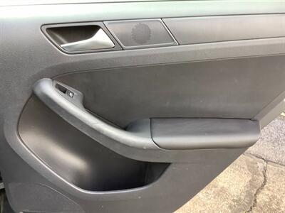 2012 Volkswagen Jetta SE PZEV - Photo 9 - Crest Hill, IL 60403