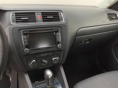 2012 Volkswagen Jetta SE PZEV - Photo 6 - Crest Hill, IL 60403
