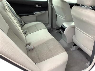 2012 Toyota Camry Hybrid LE - Photo 27 - Crest Hill, IL 60403