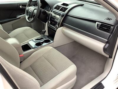 2012 Toyota Camry Hybrid LE - Photo 31 - Crest Hill, IL 60403