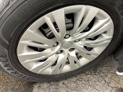 2012 Toyota Camry Hybrid LE - Photo 37 - Crest Hill, IL 60403