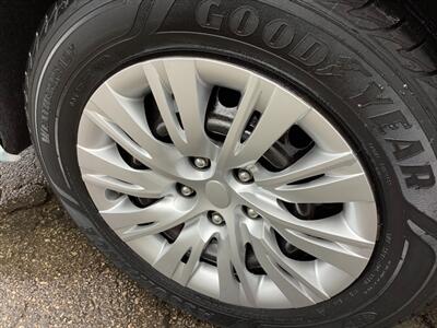 2012 Toyota Camry Hybrid LE - Photo 39 - Crest Hill, IL 60403