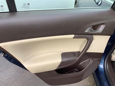 2011 Buick Regal CXL - Photo 18 - Crest Hill, IL 60403