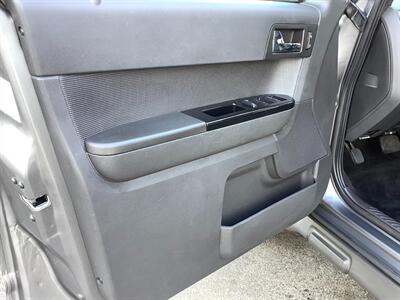 2012 Ford Escape Limited - Photo 14 - Crest Hill, IL 60403