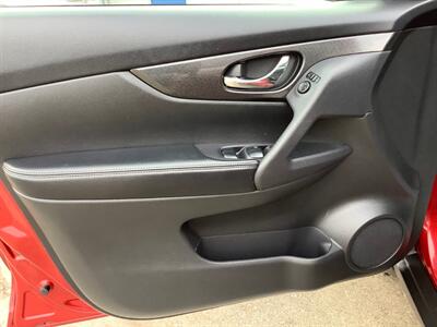 2014 Nissan Rogue SV   - Photo 11 - Crest Hill, IL 60403
