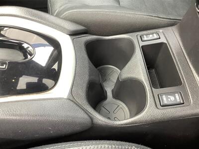 2014 Nissan Rogue SV - Photo 17 - Crest Hill, IL 60403