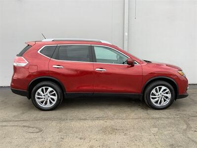 2014 Nissan Rogue SV - Photo 7 - Crest Hill, IL 60403