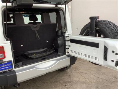 2013 Jeep Wrangler Sahara   - Photo 38 - Crest Hill, IL 60403