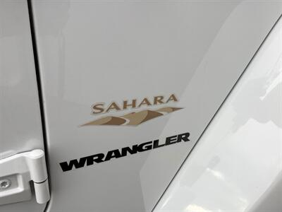 2013 Jeep Wrangler Sahara   - Photo 42 - Crest Hill, IL 60403