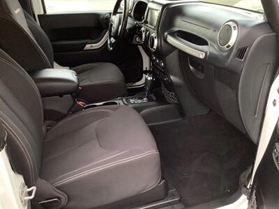 2013 Jeep Wrangler Sahara - Photo 30 - Crest Hill, IL 60403