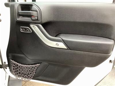 2013 Jeep Wrangler Sahara - Photo 28 - Crest Hill, IL 60403