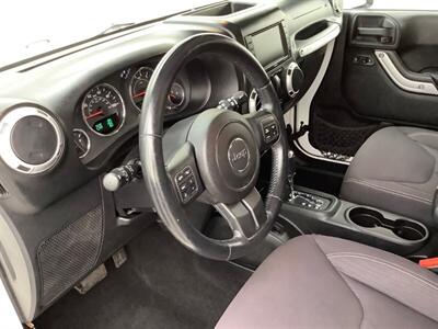 2013 Jeep Wrangler Sahara - Photo 13 - Crest Hill, IL 60403