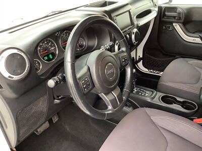 2013 Jeep Wrangler Sahara   - Photo 13 - Crest Hill, IL 60403