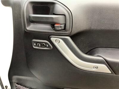 2013 Jeep Wrangler Sahara - Photo 29 - Crest Hill, IL 60403