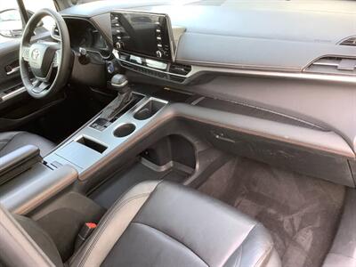 2024 Toyota Sienna XSE 7-Passenger   - Photo 39 - Crest Hill, IL 60403