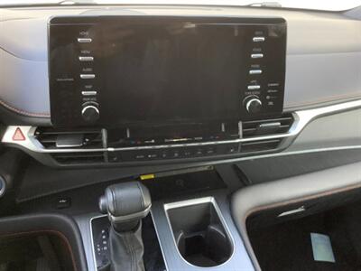 2024 Toyota Sienna XSE 7-Passenger   - Photo 19 - Crest Hill, IL 60403