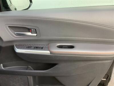 2024 Toyota Sienna XSE 7-Passenger   - Photo 36 - Crest Hill, IL 60403