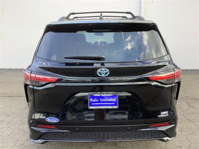 2024 Toyota Sienna XSE 7-Passenger   - Photo 5 - Crest Hill, IL 60403