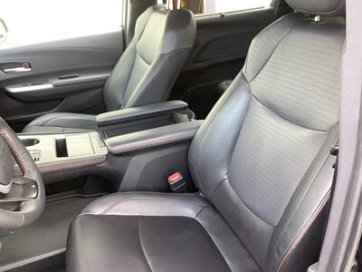 2024 Toyota Sienna XSE 7-Passenger   - Photo 26 - Crest Hill, IL 60403