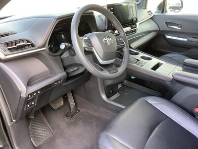 2024 Toyota Sienna XSE 7-Passenger   - Photo 16 - Crest Hill, IL 60403