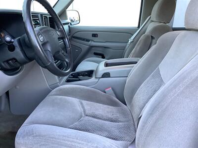 2005 Chevrolet Tahoe LS   - Photo 12 - Crest Hill, IL 60403