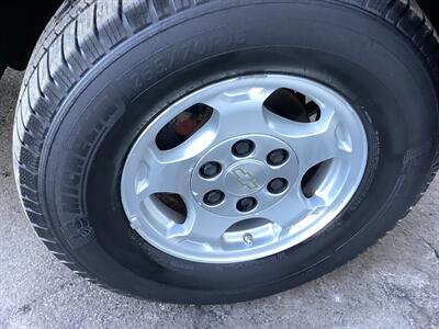 2005 Chevrolet Tahoe LS   - Photo 27 - Crest Hill, IL 60403